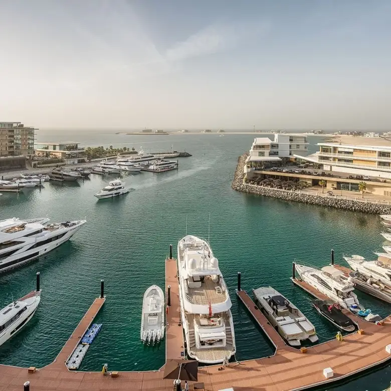 Palm Jumeirah vs Jumeirah Bay Island