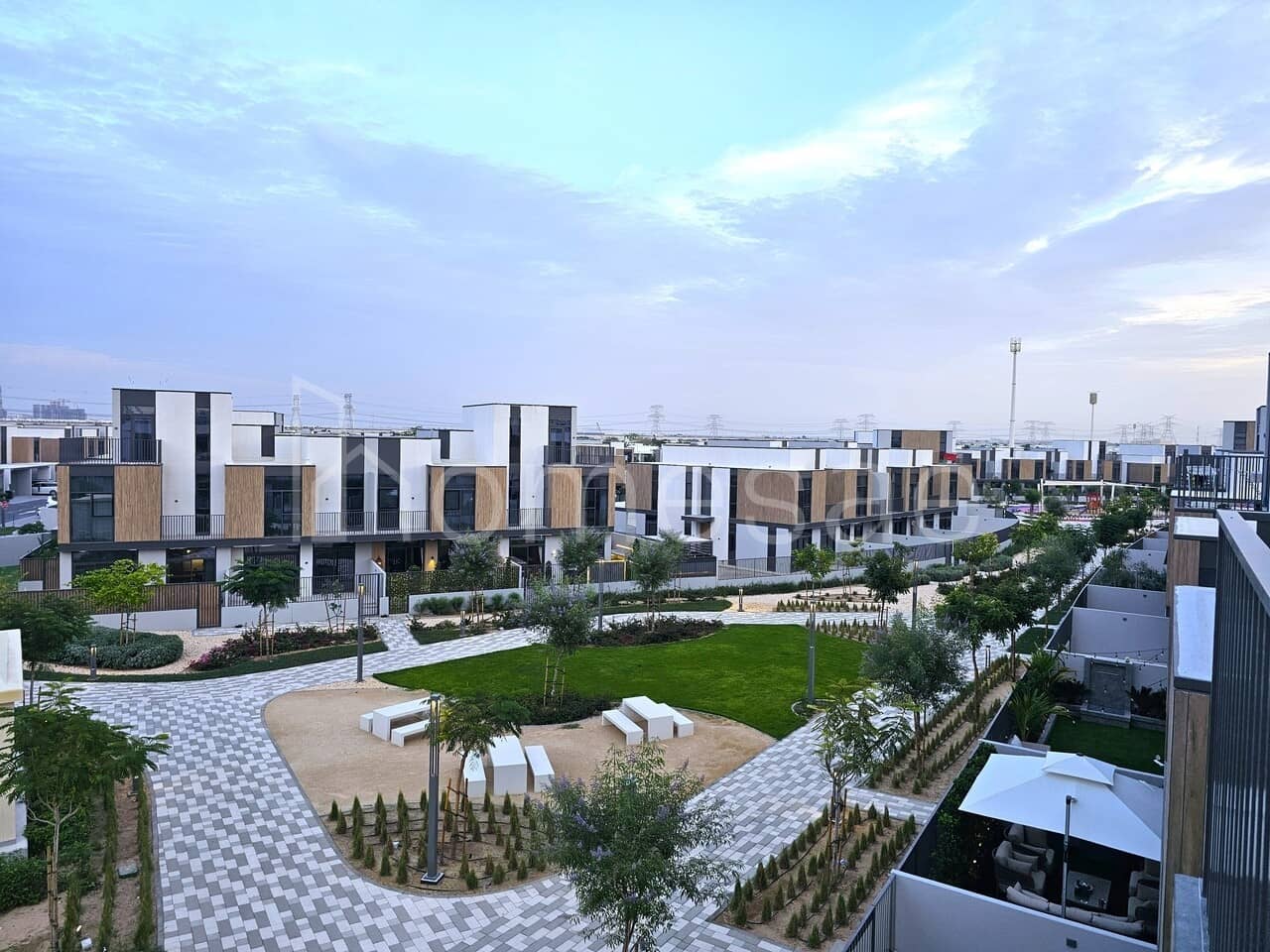 SINGLE ROW | END UNIT | Large Plot | Type 4B2 G+2